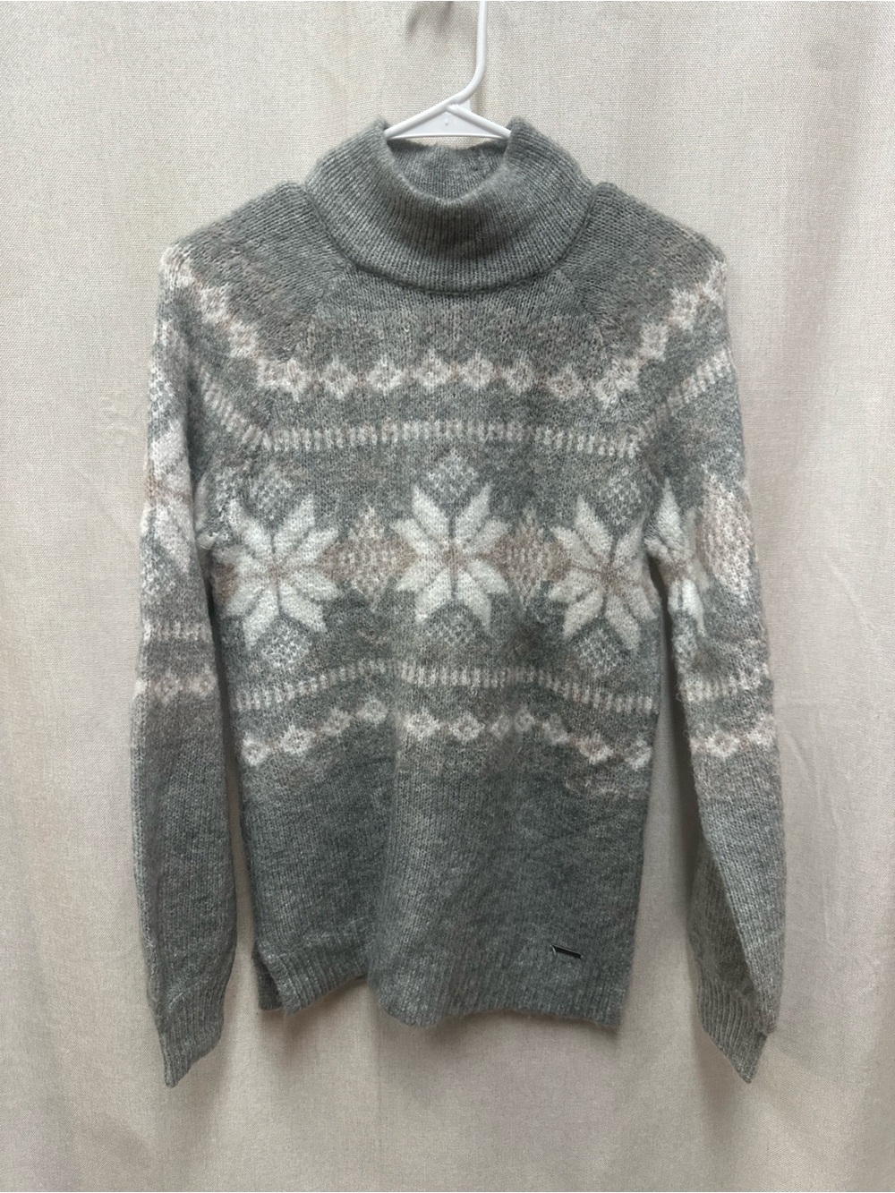 Women’s Abercrombie & Fitch Sweater